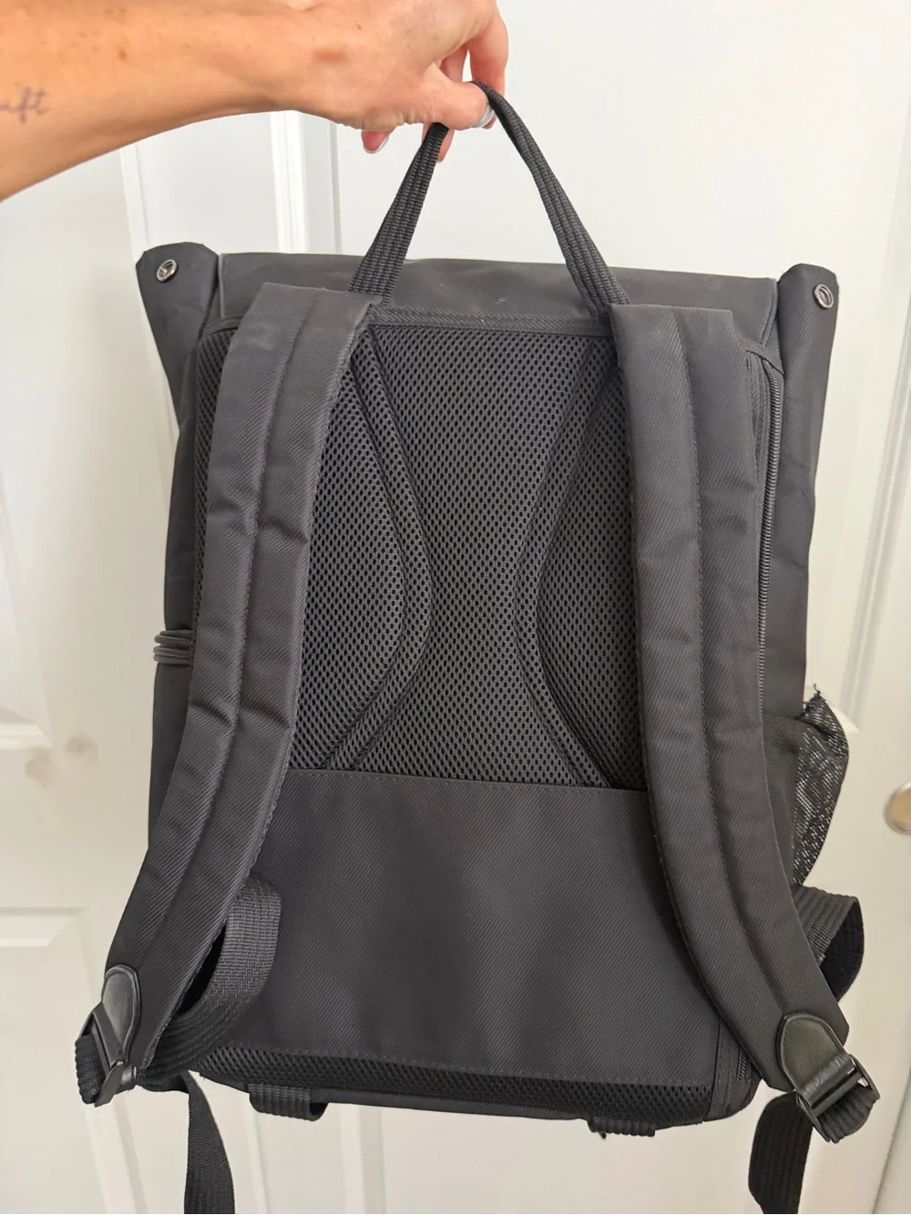 BEIS The Hanging Backpack in Black